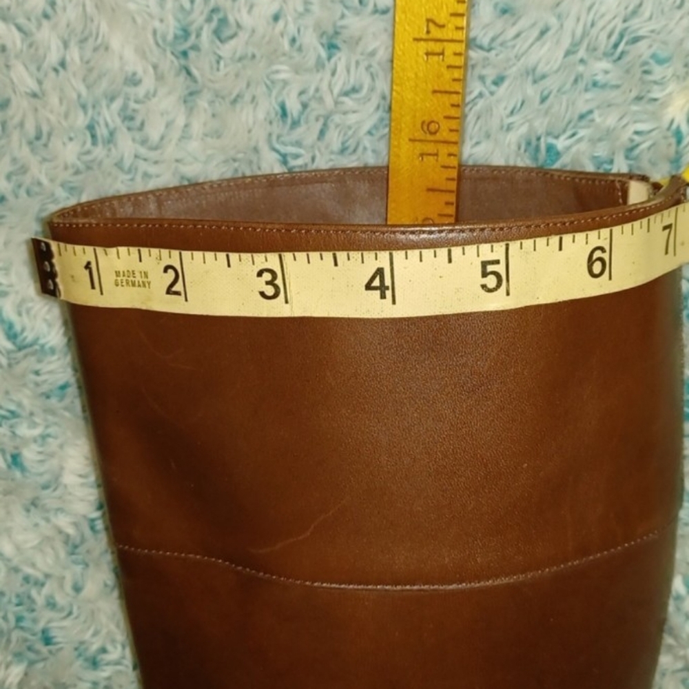 Elegant Brown Knee-High Leather Boots - Picture 8 of 9